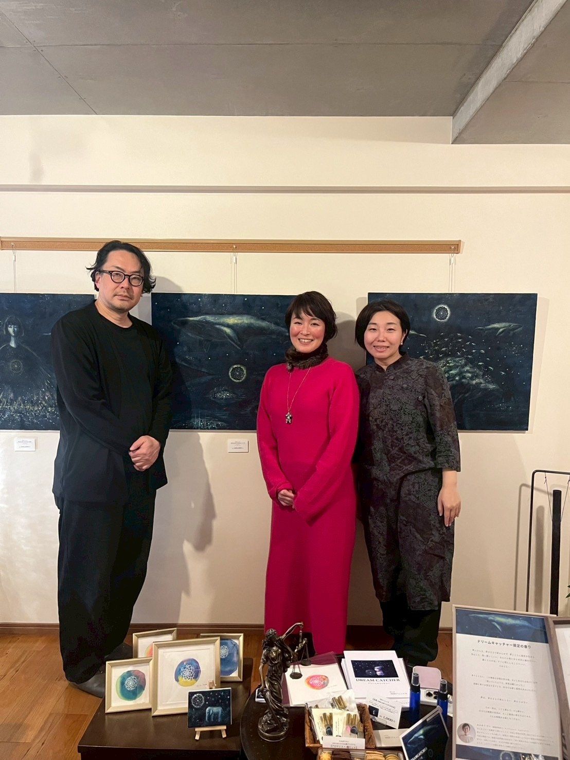 クジラ画のアート展で