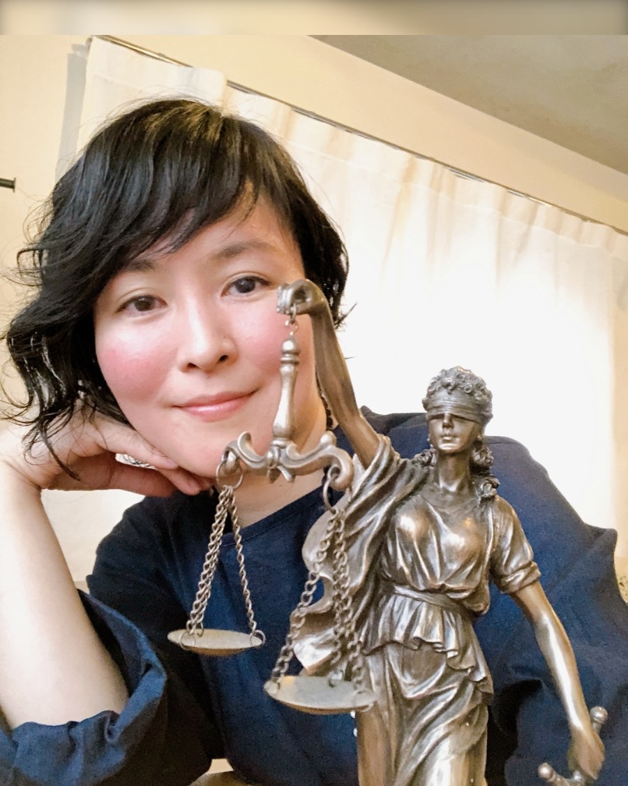 テミスギャラリー主宰 鈴木 麻子